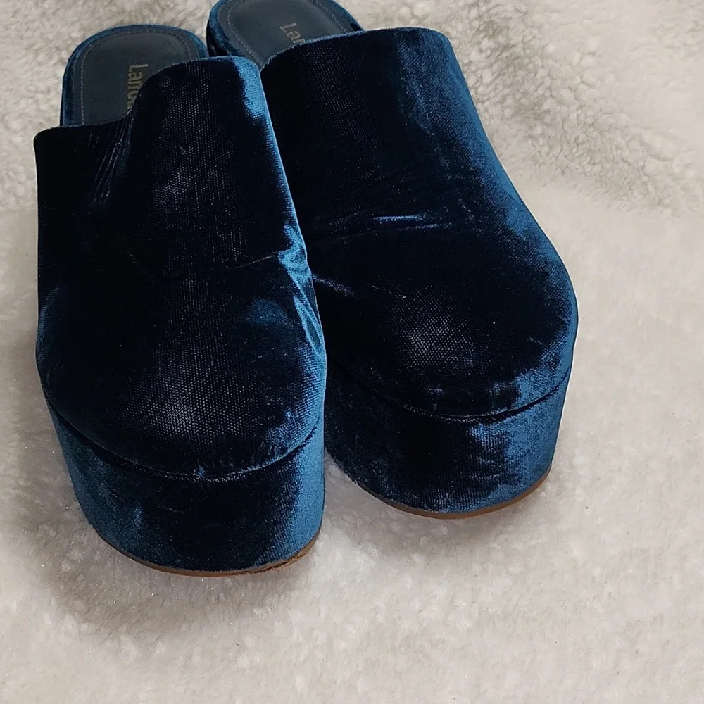 Larroudé Miso Platform Clog in Deepsea Velvet Size 6